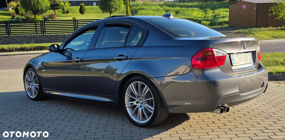 BMW Seria 3 330i - 3