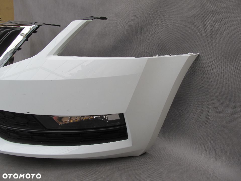 Zderzak przedni Skoda Octavia 3 17-20 Bez otw LF9F - 8