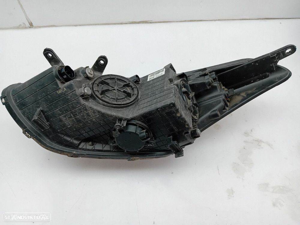 Ótica / farol direita HYUNDAI i30 (GD) - 2