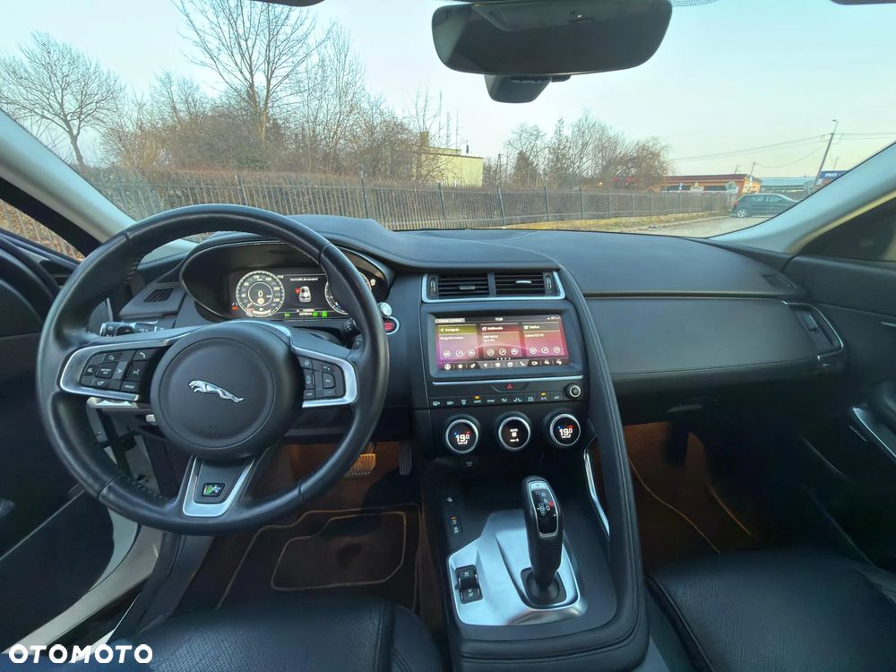 Jaguar E-Pace P250 AWD SE - 21