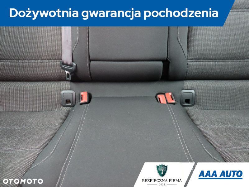 Volkswagen Passat - 11