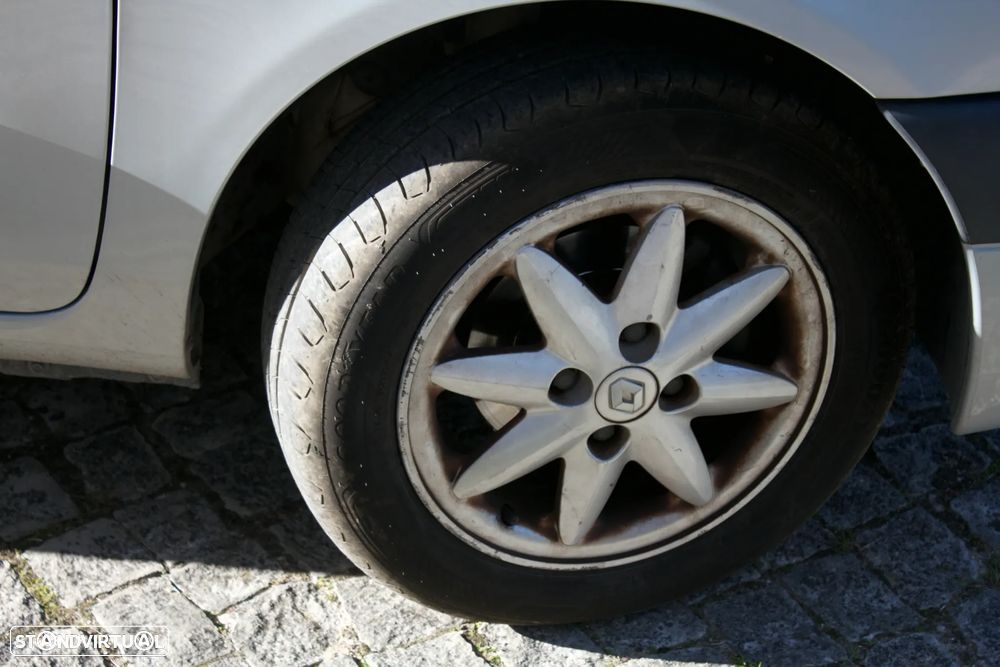 Renault Clio 1.2 - 11