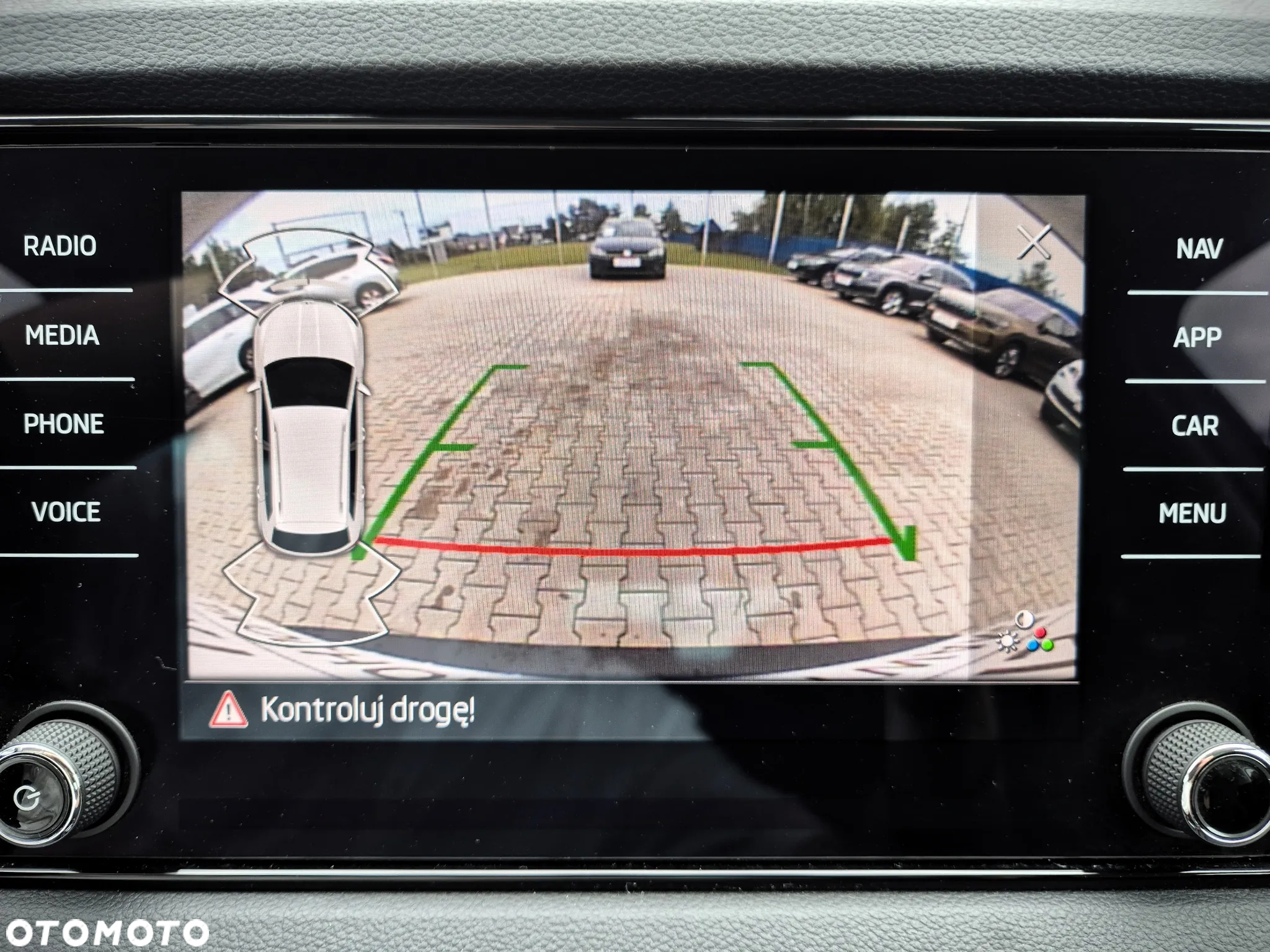 Skoda Karoq 1.5 TSI ACT GPF 4x2 Ambition - 30