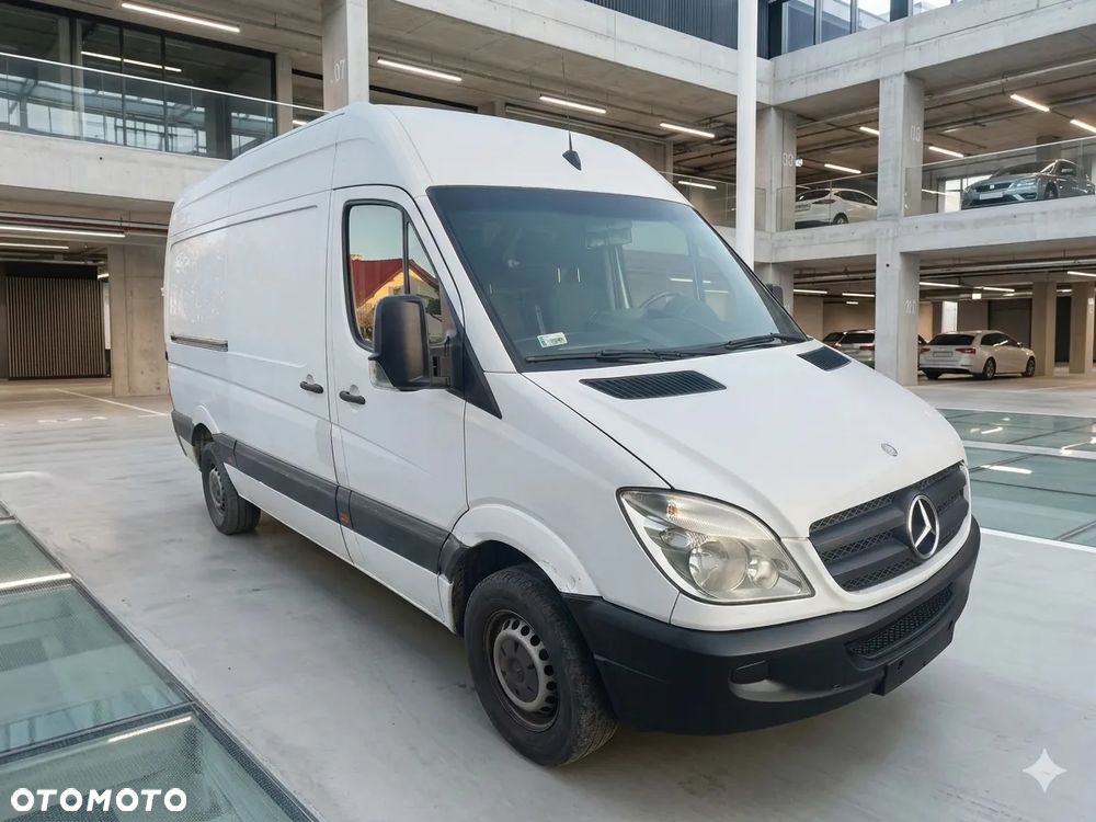 Mercedes-Benz Sprinter - 1