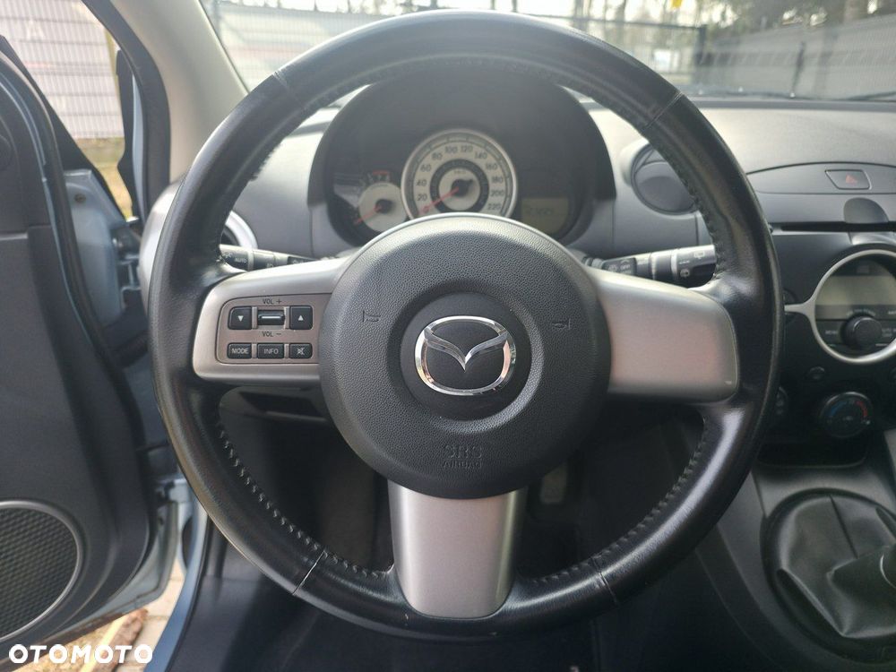 Mazda 2 - 18