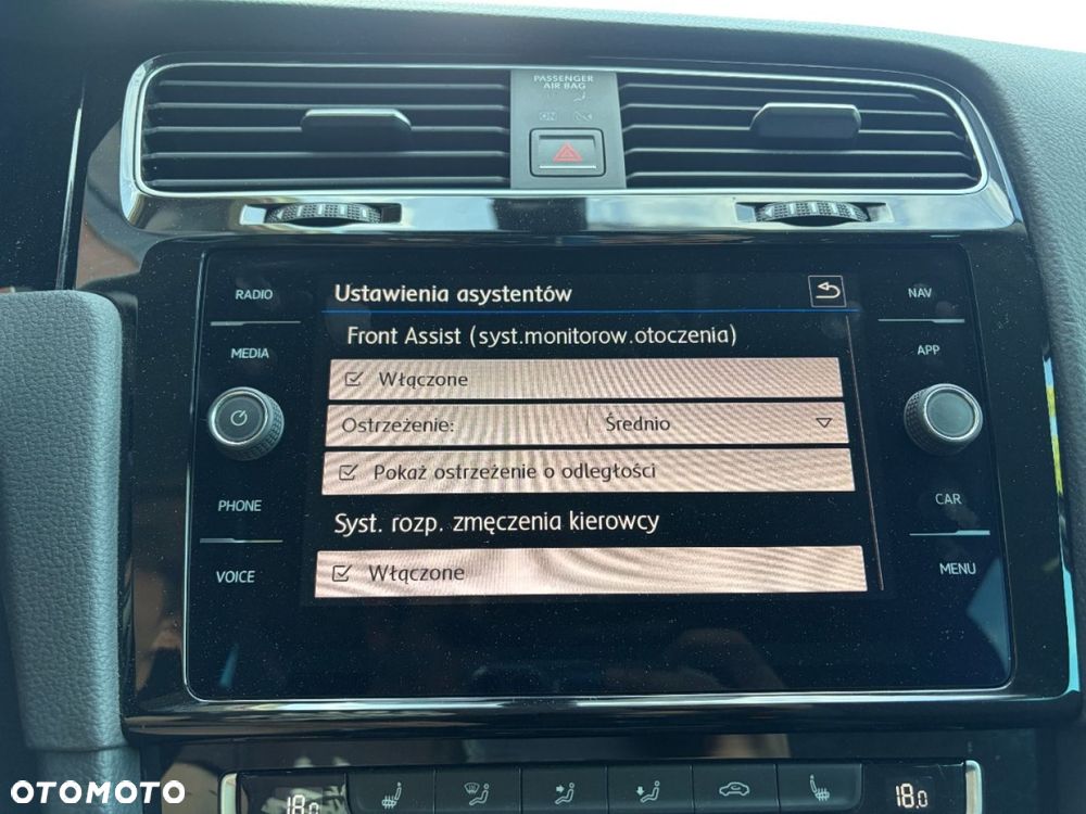 Volkswagen Golf 1.6 TDI SCR Comfortline - 24