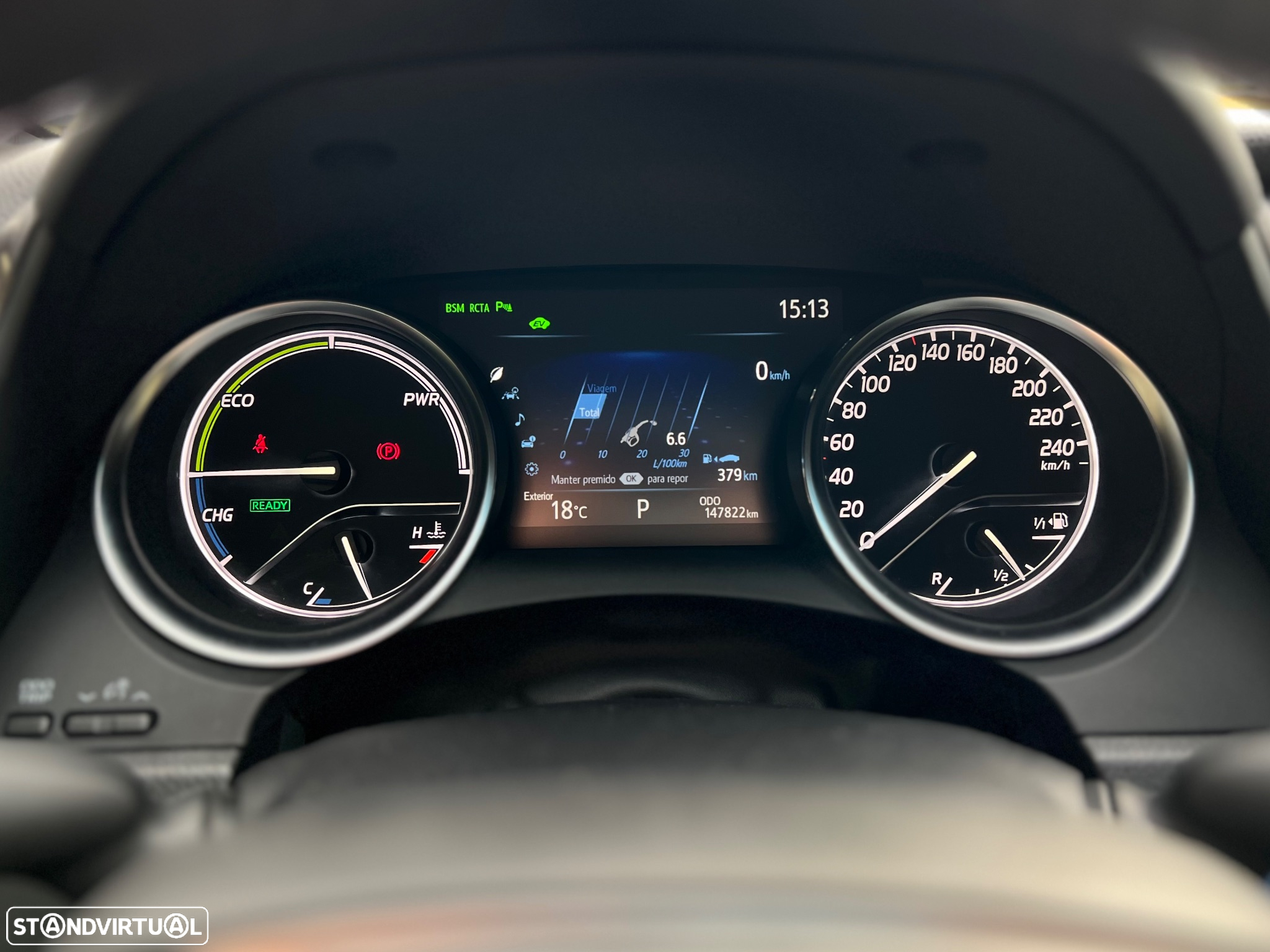 Toyota Camry 2.5 Hybrid Luxury - 18
