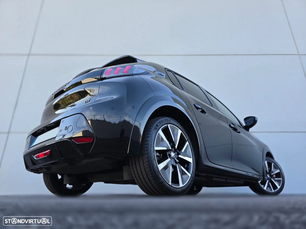 Peugeot e-208 GT - 12