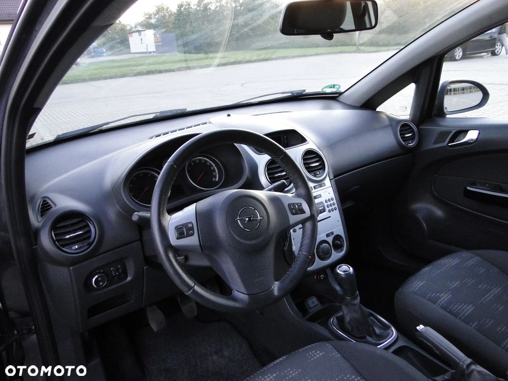 Opel Corsa 1.4 16V Active - 10