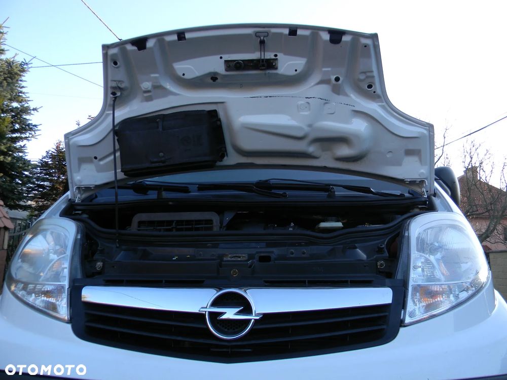 Opel Vivaro - 16