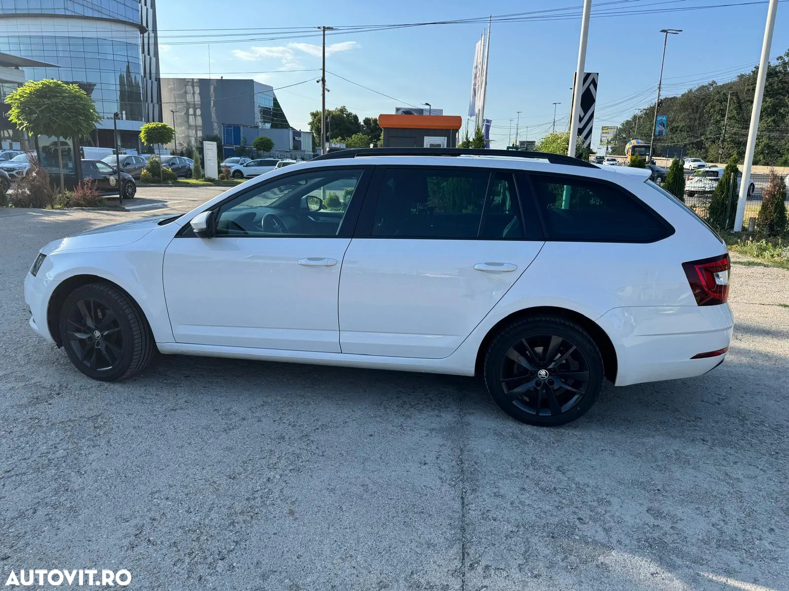 Skoda Octavia Combi Diesel 2.0 TDI 4X4 DSG Style - 8