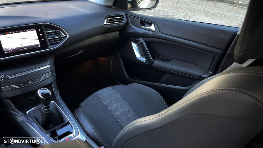 Peugeot 308 1.5 BlueHDi Allure Pack - 28