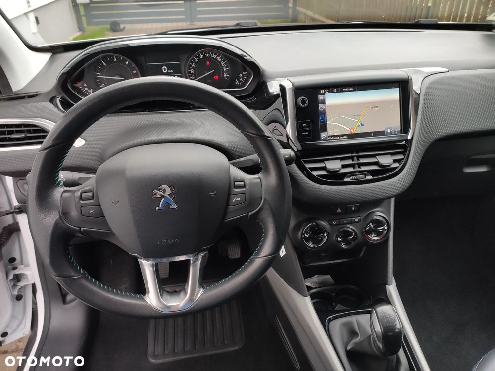 Peugeot 2008 1.6 BlueHDi Allure - 16