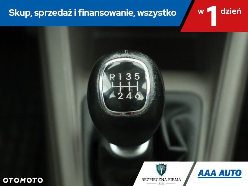 Kia Venga - 17
