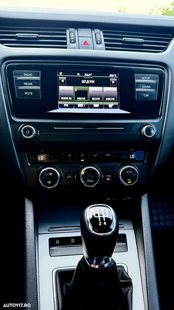 Skoda Octavia 1.6 TDI Active - 10
