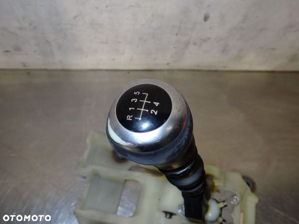 WYBIERAK BIEGÓW KIA CEED - 2