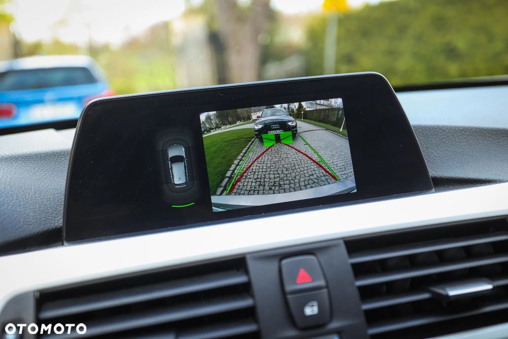 BMW Seria 3 318d Edition Luxury Line Purity - 27