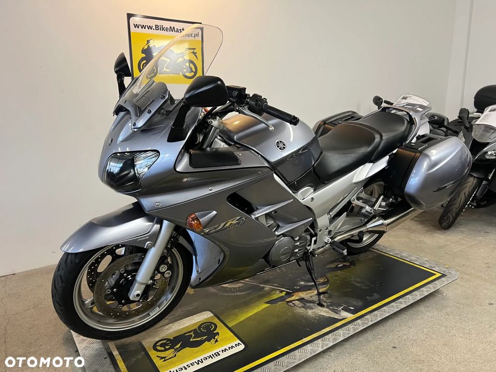 Yamaha FJR - 4
