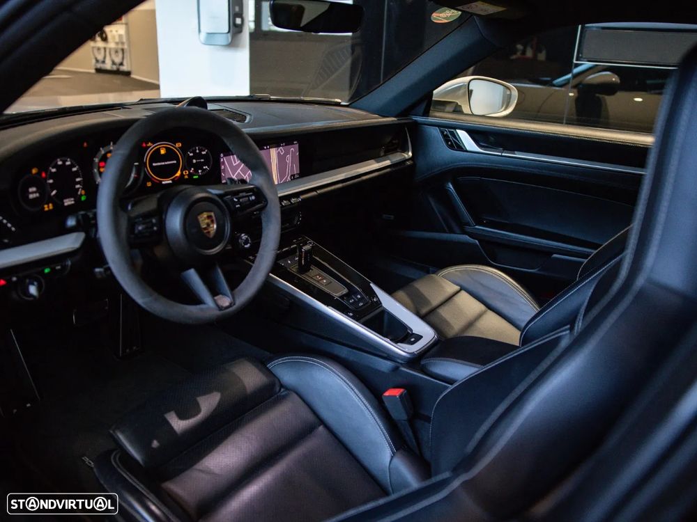 Porsche 911 (992) Carrera 4S PDK - 12