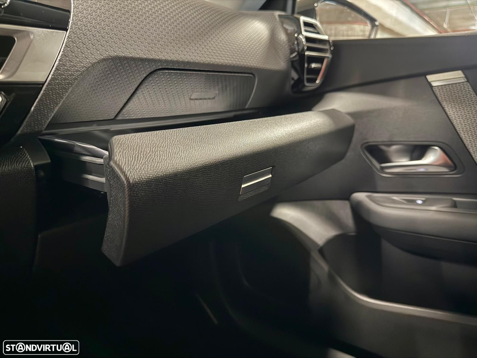 Citroën C4 1.2 PureTech Shine Pack EAT8 - 19