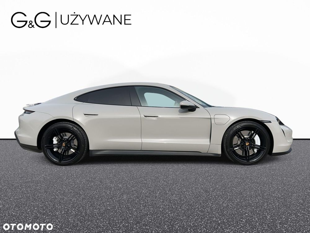 Porsche Taycan - 7
