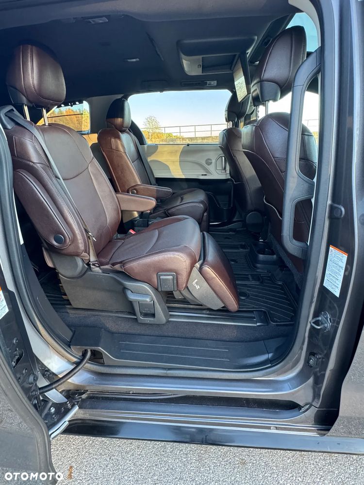 Toyota Sienna - 31