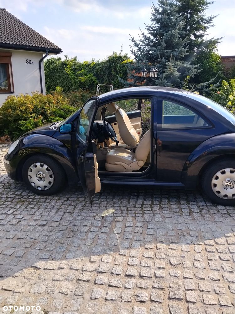 Volkswagen New Beetle - 2