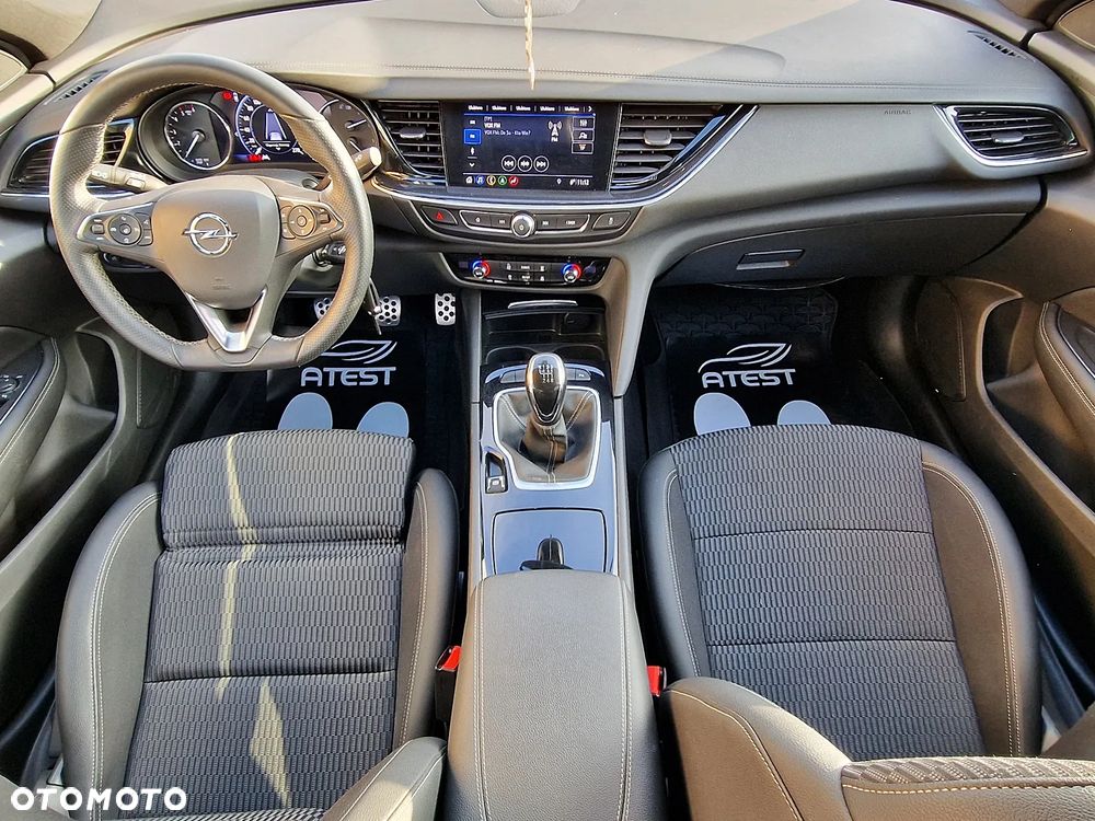 Opel Insignia 1.5 - 8