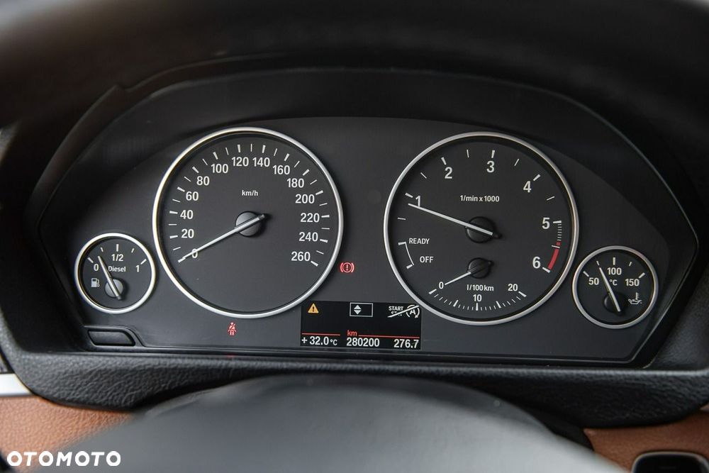 BMW Seria 3 320d xDrive Luxury Line - 31