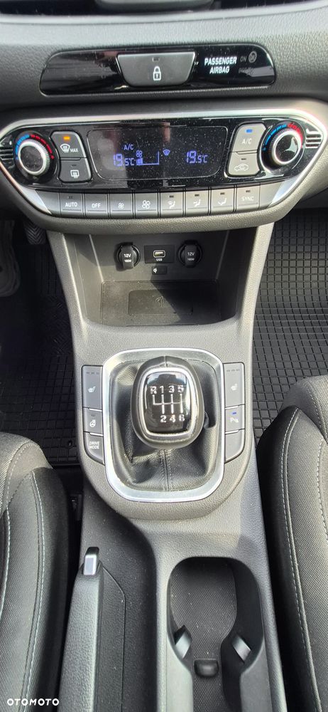 Hyundai i30 1.5 T-GDI 48V-Hybrid EDITION 30 - 15