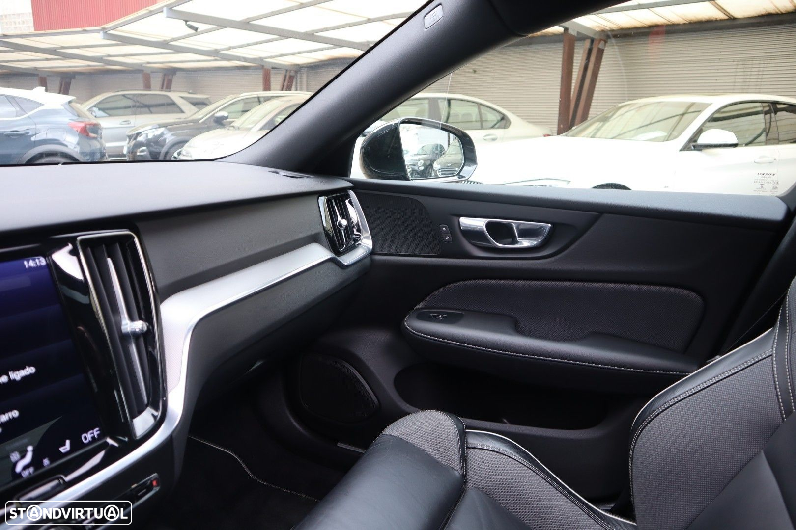 Volvo S60 2.0 T8 PHEV R-Design AWD - 41