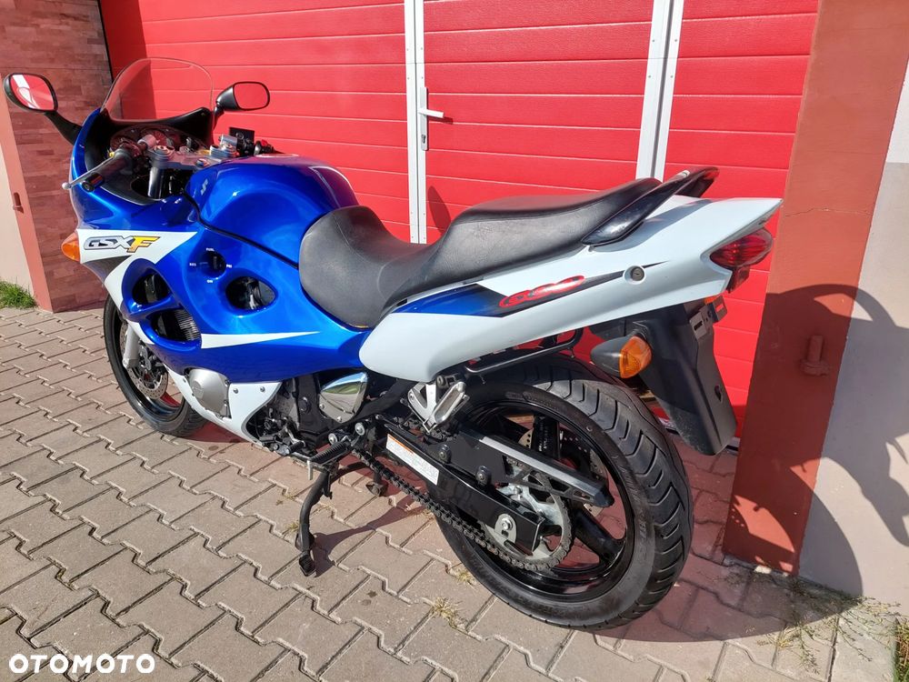 Suzuki GSX - 6