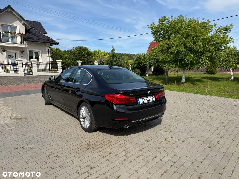 BMW Seria 5 520d xDrive Luxury Line - 4