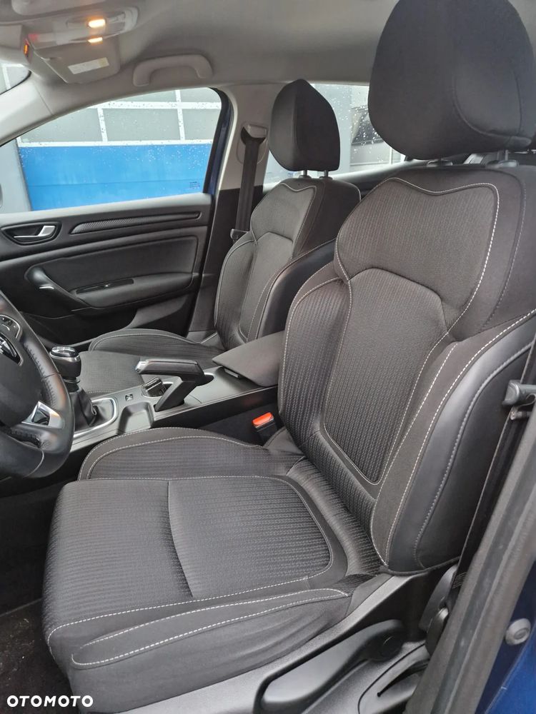 Renault Megane 1.5 Blue dCi Intens - 9