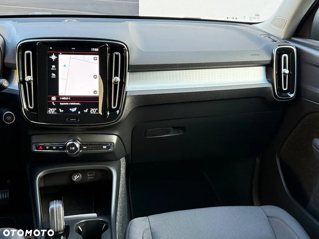 Volvo XC 40 B4 B AWD Geartronic Momentum Pro - 40