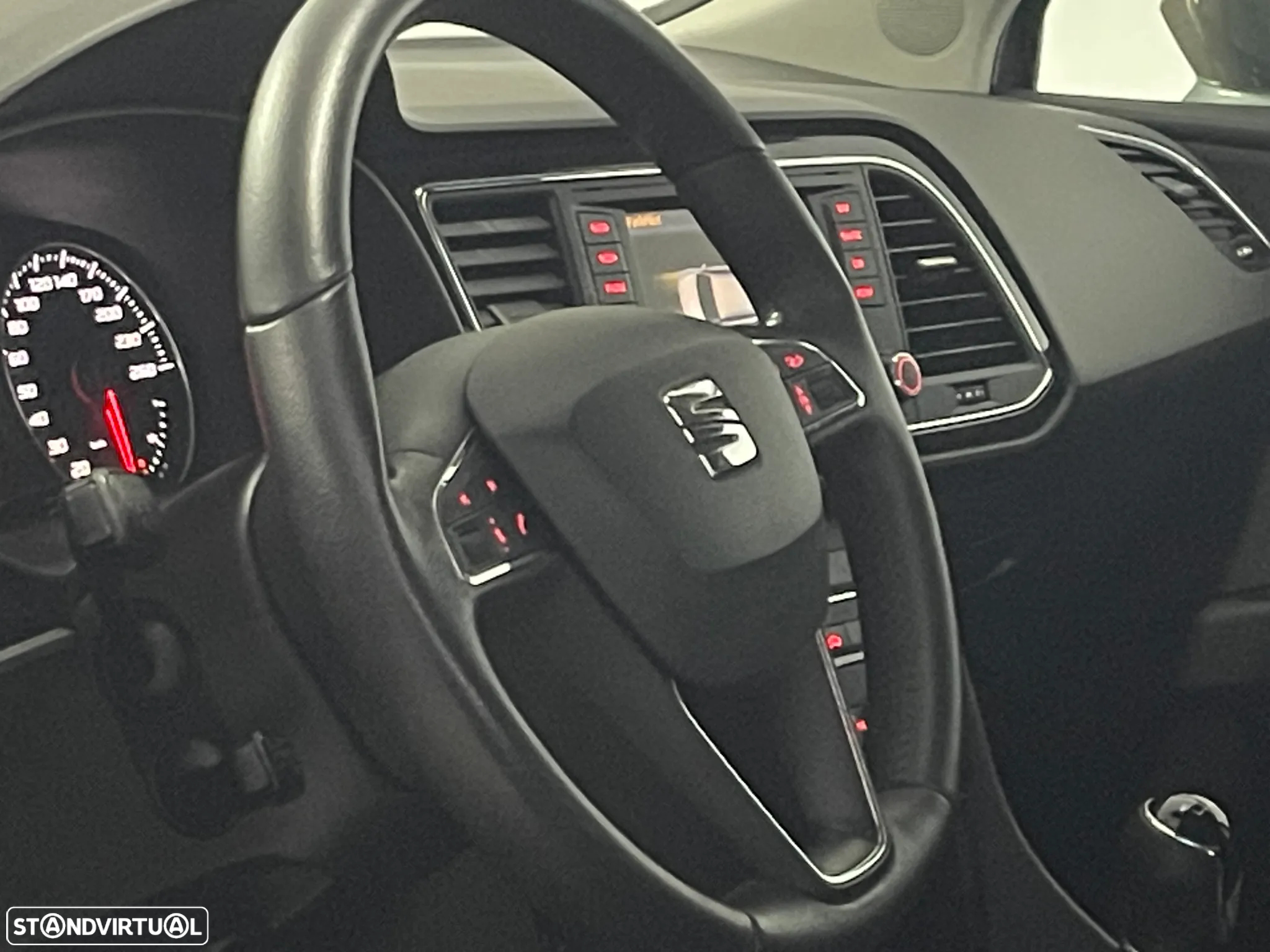 SEAT Leon ST 1.6 TDI Reference Ecomotive - 17