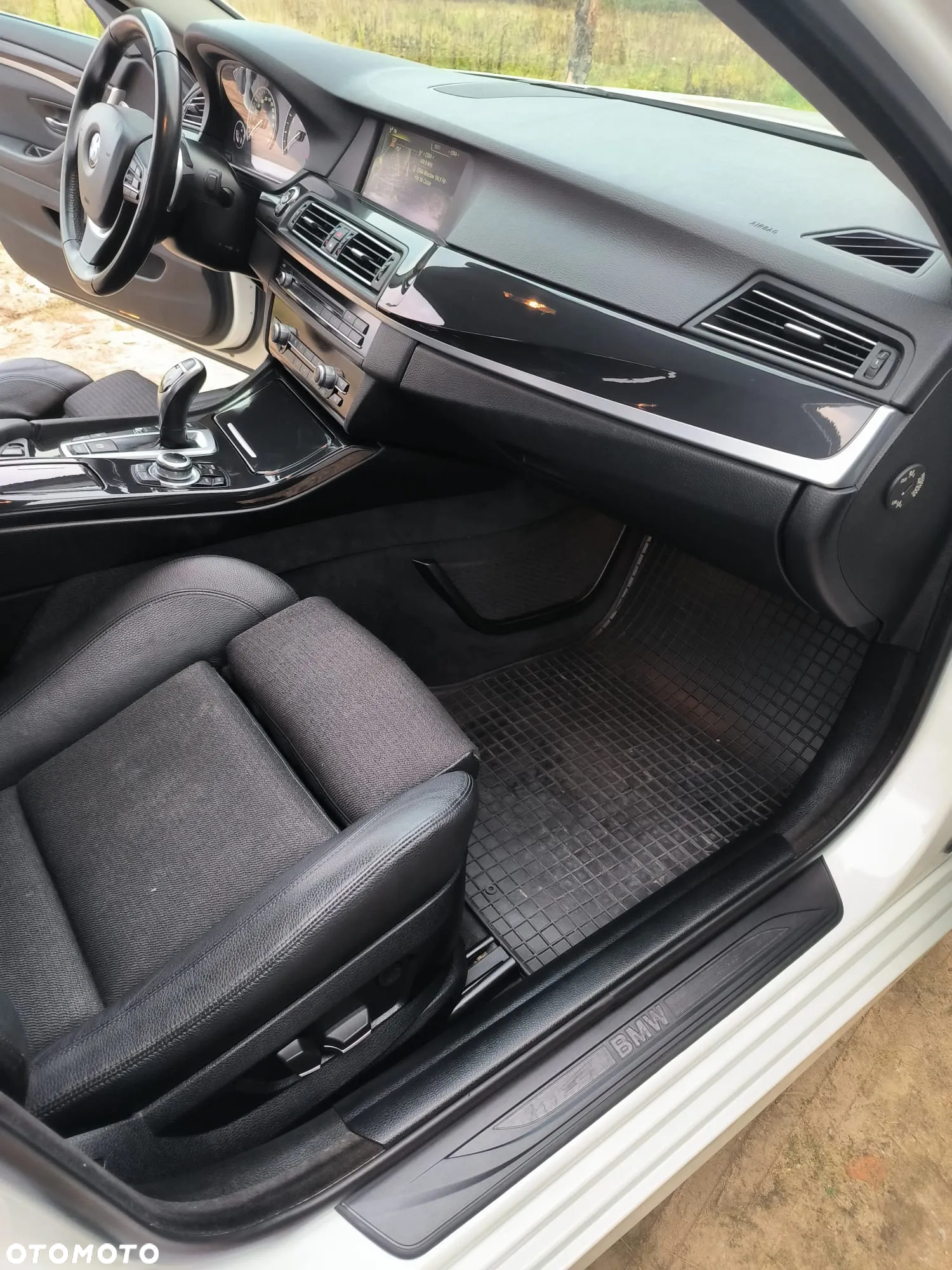 BMW Seria 5 528i xDrive - 11