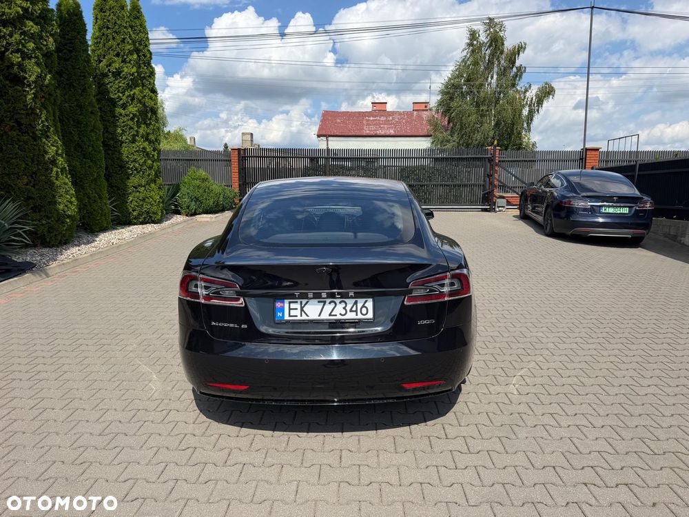 Tesla Model S - 15