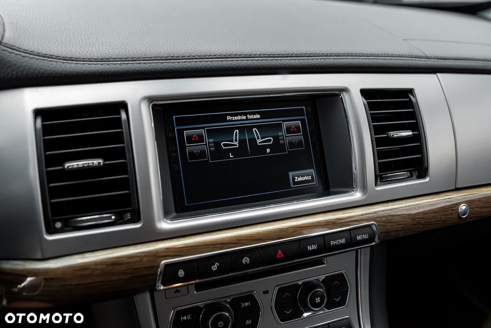 Jaguar XF 2.2 - 36