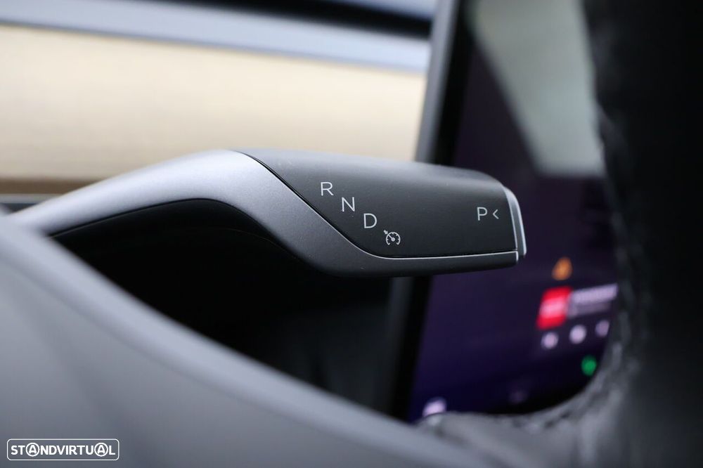 Tesla Model Y Long Range Dual Motor AWD - 13