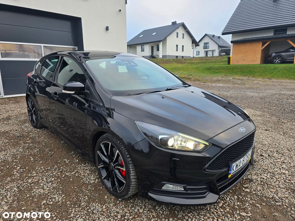 Ford Focus 2.0 EcoBoost ST mit Leder-Exclusiv-Paket - 23