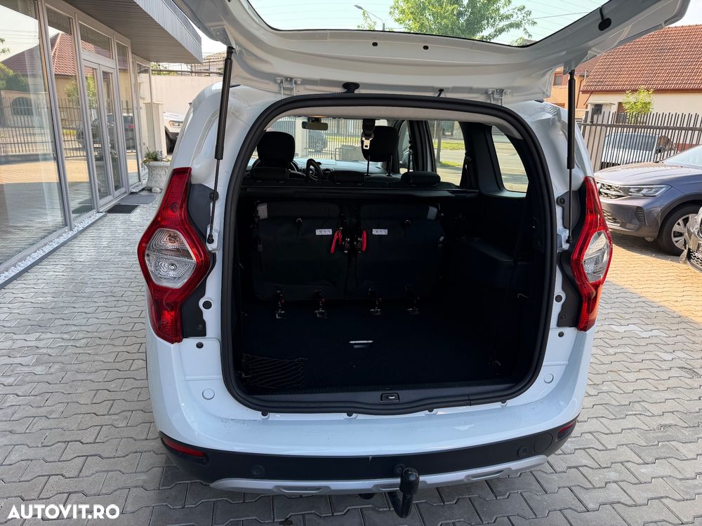 Dacia Lodgy TCe 130 GPF Stepway - 11
