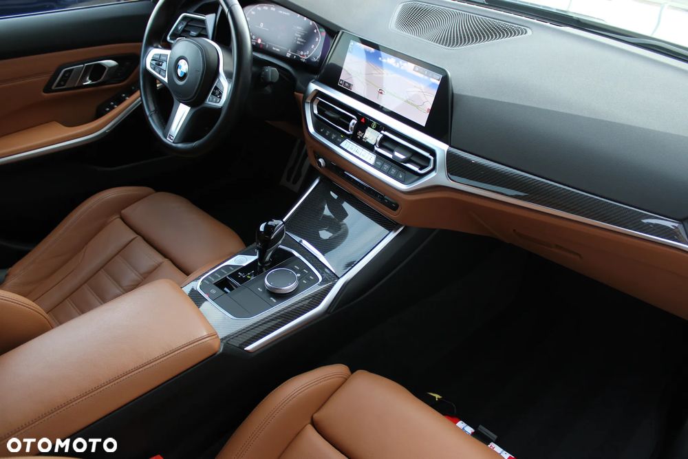 BMW Seria 3 M340i xDrive - 23