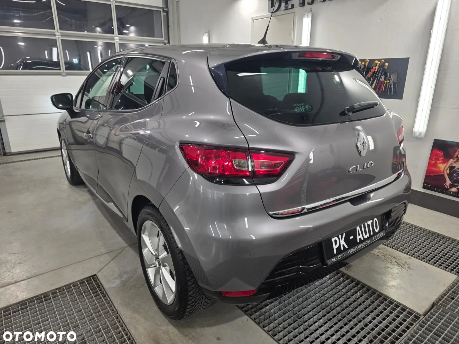 Renault Clio 1.2 16V 75 LIMITED - 14