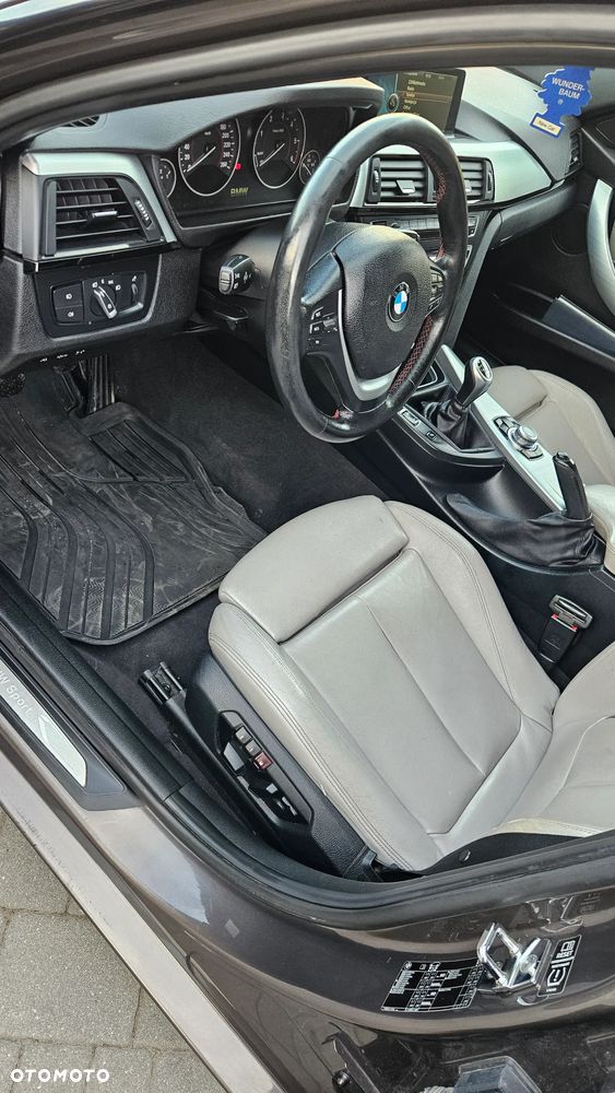 BMW Seria 3 318d Sport Line - 14