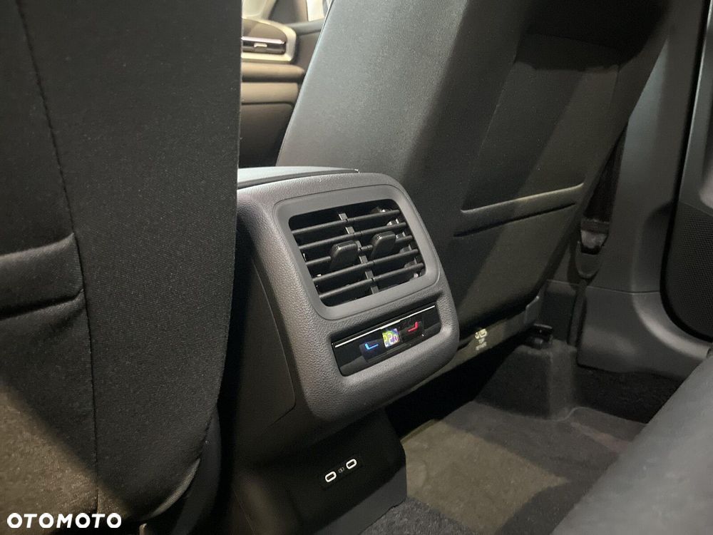 Volkswagen T-Roc - 31