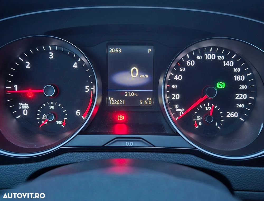 Volkswagen Passat 2.0 TDI DSG Comfortline - 28