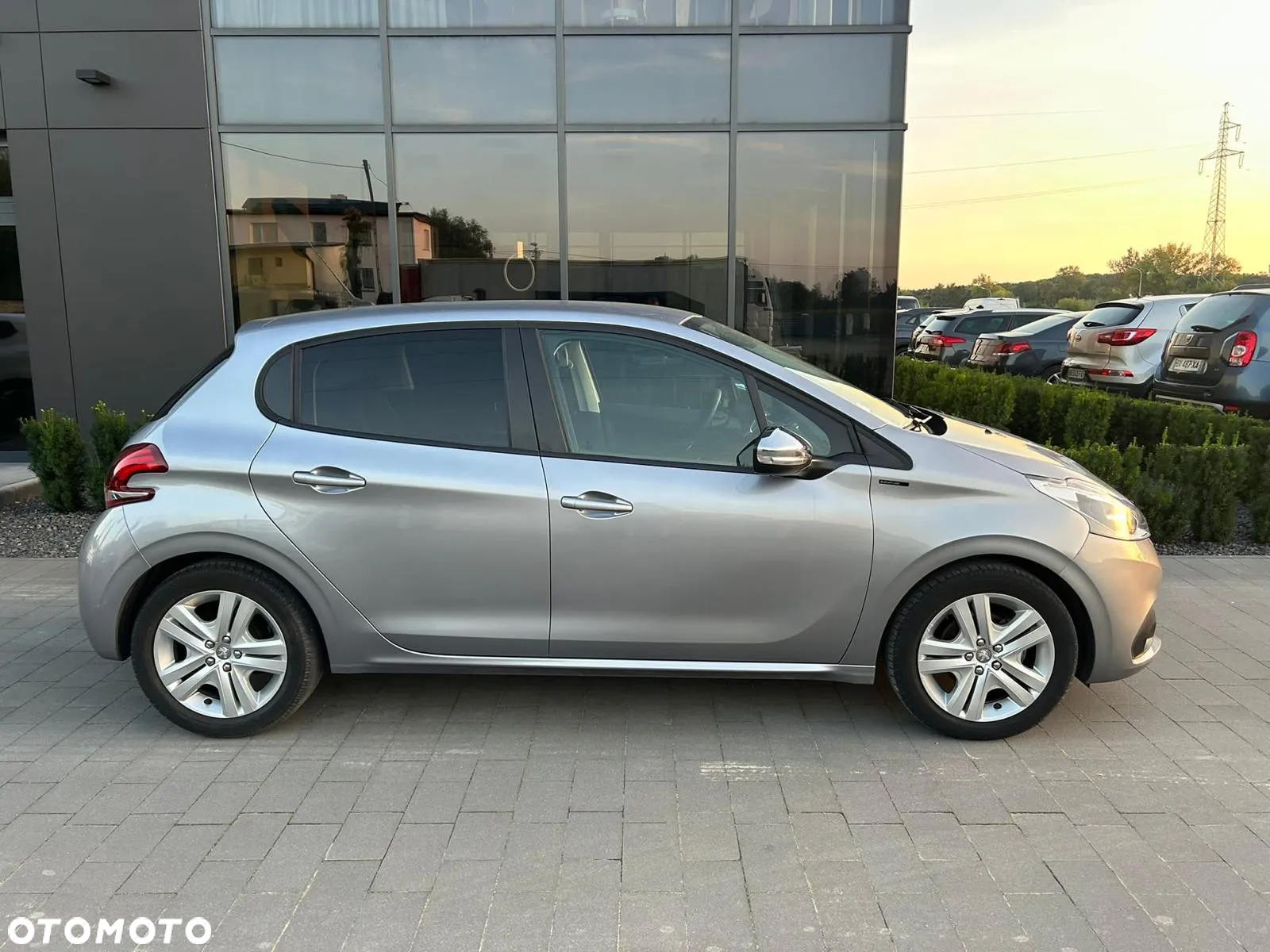 Peugeot 208 - 4
