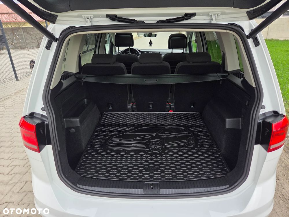 Volkswagen Touran 2.0 TDI SCR Comfortline - 15
