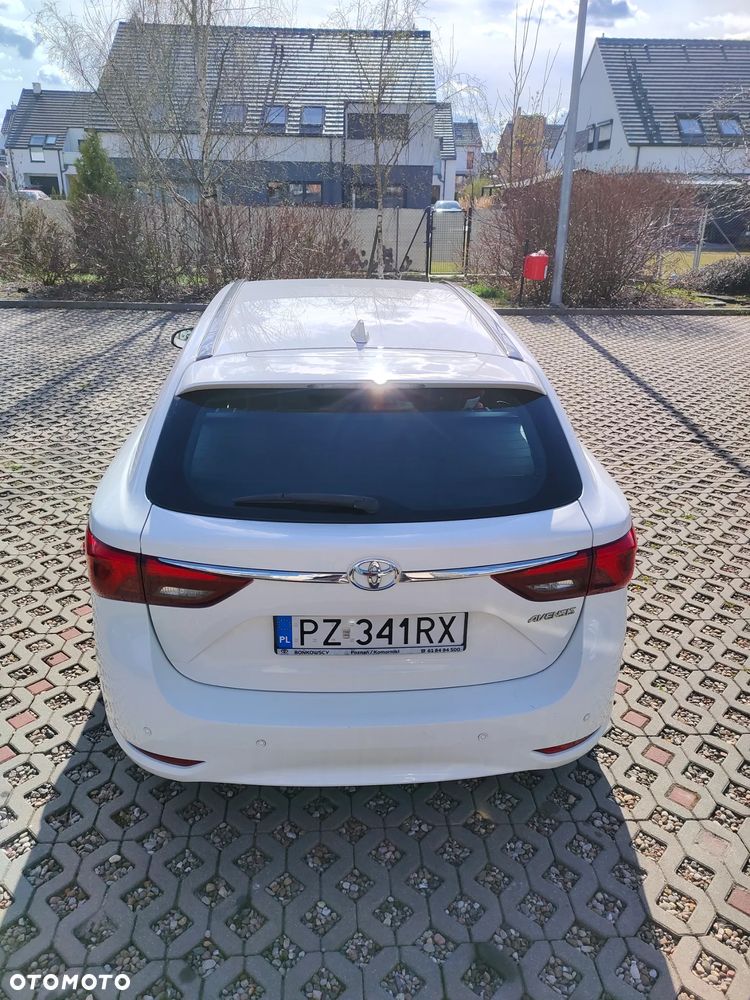 Toyota Avensis 1.8 Active - 15